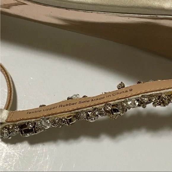 Badgley mischka rhinestone t-strap gladiator Sandals Flip Flops - Picture 4 of 10